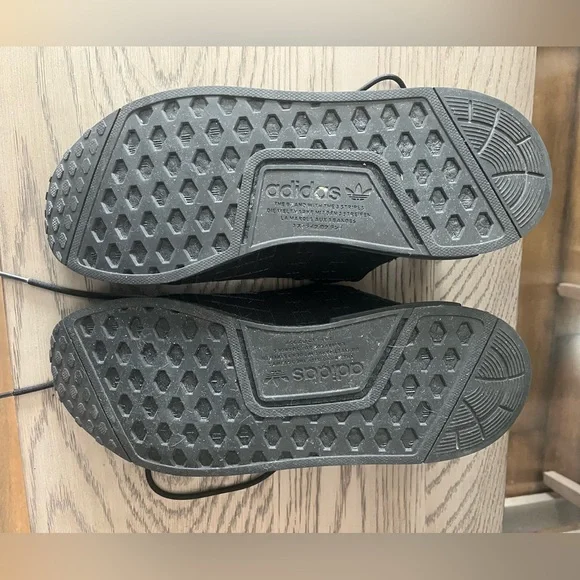 Authentic Adidas NMD R1 Men’s Sneakers
 size 11 1/2 - Picture 6 of 7